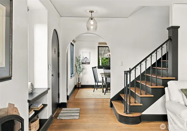 Photo 4 of Sale Pending at 7944 Seward Park Ave S, Seattle, WA 98118 | MLS# NWM2585827 | Listing updated on 2026-09-29