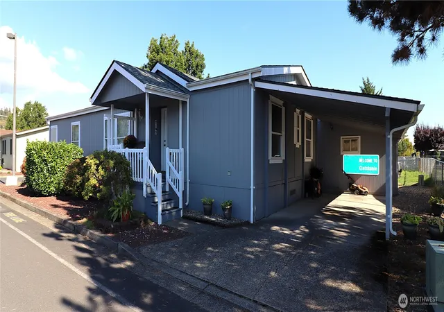 Photo 2 of Manufactured home for sale at 147 Blue Heron Dr, Longview, WA 98632 | MLS# NWM2585834 | Listing updated on 2026-09-28