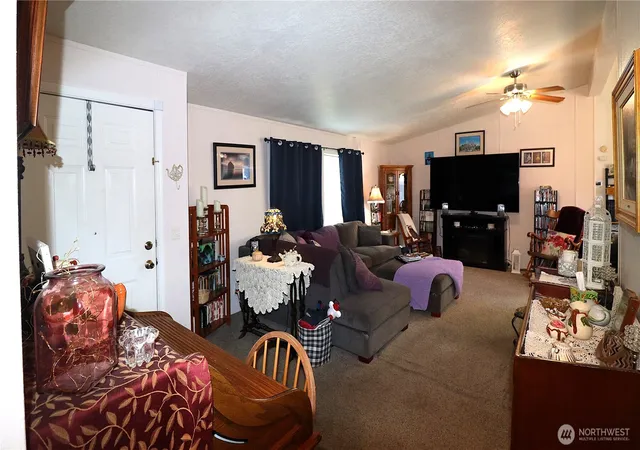 Photo 4 of Manufactured home for sale at 147 Blue Heron Dr, Longview, WA 98632 | MLS# NWM2585834 | Listing updated on 2026-09-28