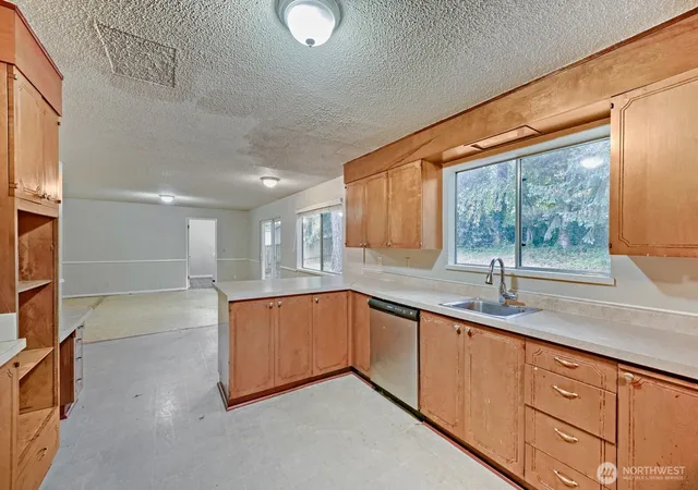 Photo 4 of Sale Pending at 3720 70th Avenue Ct W, University Place, WA 98466 | MLS# NWM2585835 | Listing updated on 2026-09-29