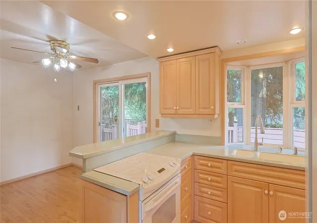 Photo 4 of Sale Pending at 28605 41st Avenue S, Auburn, WA 98001 | MLS# NWM2585837 | Listing updated on 2026-09-29