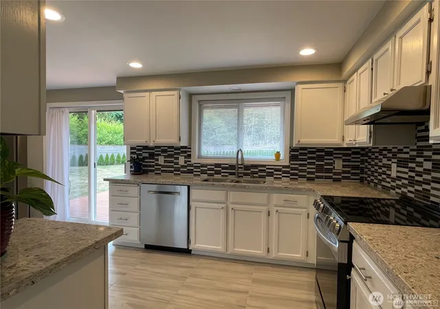 Photo 3 of Single family home for sale at 1988 Cascade View Dr, Camano Island, WA 98282 | MLS# NWM2585855 | Listing updated on 2026-09-23