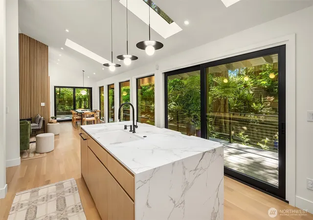 Photo 3 of Single family home for sale at 5 Lindley Rd, Mercer Island, WA 98040 | MLS# NWM2585862 | Listing updated on 2026-09-24