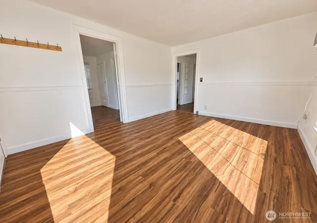 Photo 2 of Single family home for sale at 525 Ross Ave, Wenatchee, WA 98801 | MLS# NWM2585886 | Listing updated on 2026-09-23