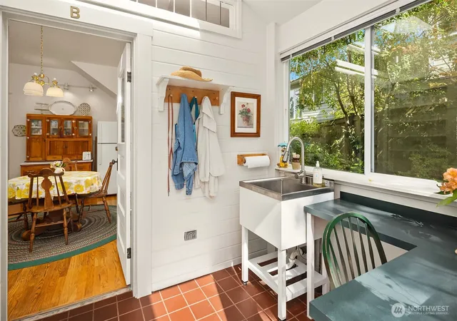 Photo 4 of Single family home for sale at 522 Dayton St, Edmonds, WA 98020 | MLS# NWM2585895 | Listing updated on 2026-10-03