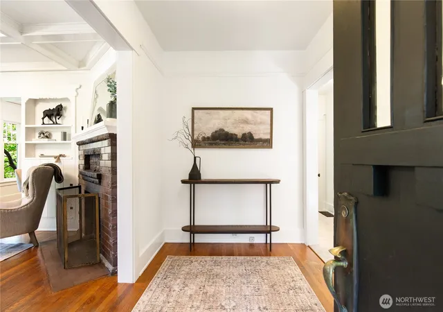 Photo 3 of Sale Pending at 5018 Latona Ave Ne, Seattle, WA 98105 | MLS# NWM2585899 | Listing updated on 2026-09-30