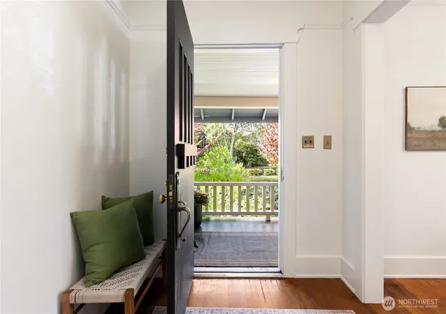 Photo 3 of Sale Pending at 5018 Latona Ave NE, Seattle, WA 98105 | MLS# NWM2585899 | Listing updated on 2026-09-30