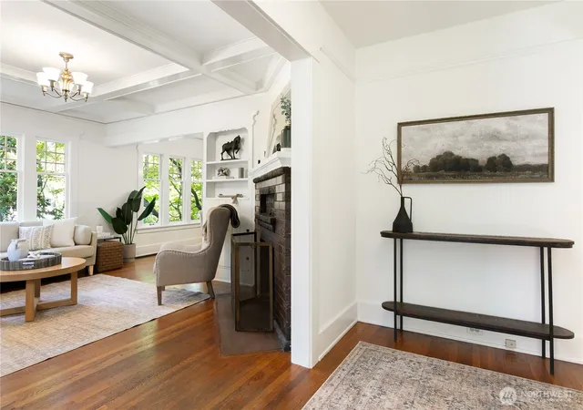 Photo 4 of Sale Pending at 5018 Latona Ave NE, Seattle, WA 98105 | MLS# NWM2585899 | Listing updated on 2026-09-30