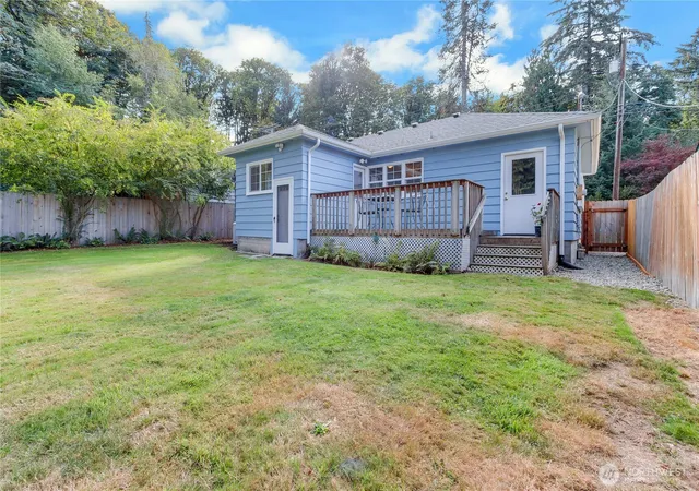 Photo 3 of Single family home for sale at 1908 Eastside St Se, Olympia, WA 98501 | MLS# NWM2585906 | Listing updated on 2026-10-02