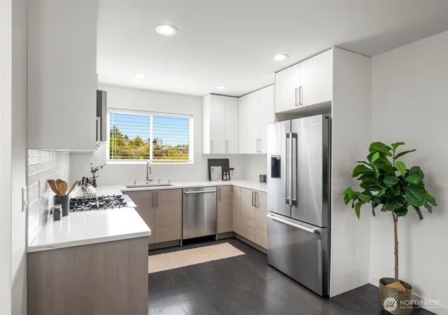 Photo 4 of Townhouse for sale at 705 20th Place S #A, Seattle, WA 98144 | MLS# NWM2585907 | Listing updated on 2026-09-30