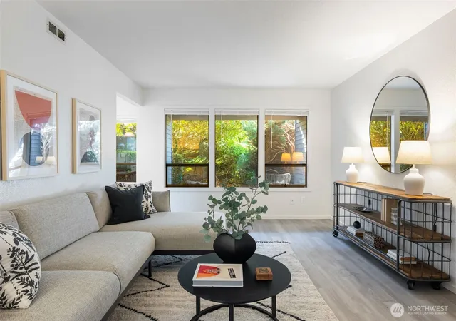 Condo for sale at 11618 100th Avenue NE #111, Kirkland, WA 98034 | MLS# NWM2585909