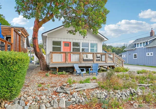 Photo 1 of Single family home for sale at 174 N Sunset Dr, Camano Island, WA 98282 | MLS# NWM2585916 | Listing updated on 2026-10-02