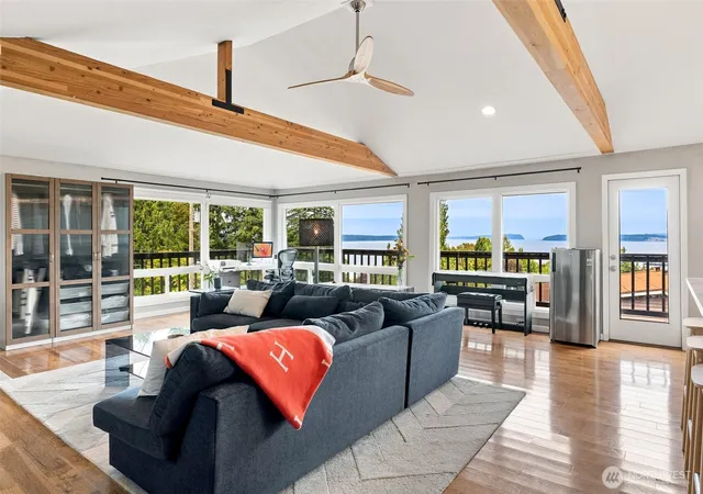 Photo 4 of Single family home for sale at 612 Park Ave, Mukilteo, WA 98275 | MLS# NWM2585919 | Listing updated on 2026-10-02