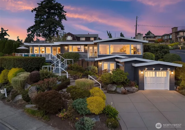 Photo 1 of Single family home for sale at 500 Waverly Way, Kirkland, WA 98033 | MLS# NWM2585929 | Listing updated on 2026-10-01