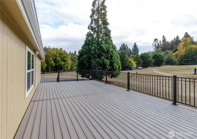 Photo 4 of Sale Pending at 513 Marsden Rd, Port Angeles, WA 98362 | MLS# NWM2585931 | Listing updated on 2026-10-02