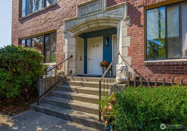 Photo 1 of Condo for sale at 2120 Highland Ave #301, Everett, WA 98201 | MLS# NWM2585933 | Listing updated on 2026-09-26