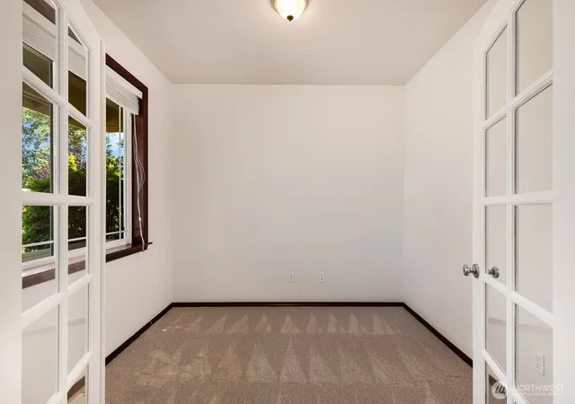 Photo 3 of Single family home for sale at 5728 9th Drive W, Everett, WA 98203 | MLS# NWM2585934 | Listing updated on 2026-09-23