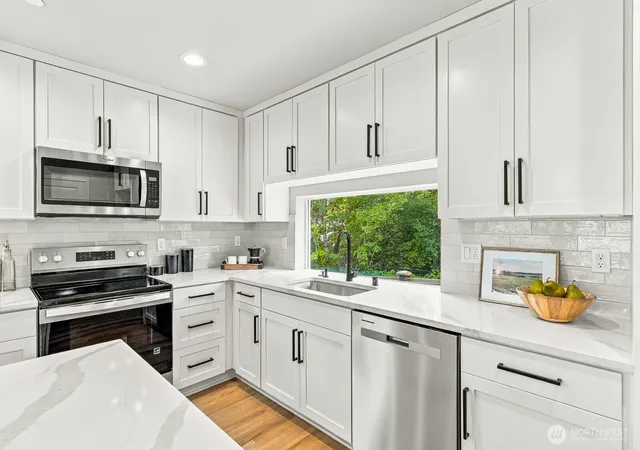 Photo 3 of Townhouse for sale at 1414 126th Street SE #B, Everett, WA 98208 | MLS# NWM2585943 | Listing updated on 2026-09-23