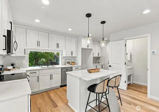 Photo 4 of Townhouse for sale at 1414 126th Street SE #B, Everett, WA 98208 | MLS# NWM2585943 | Listing updated on 2026-09-23