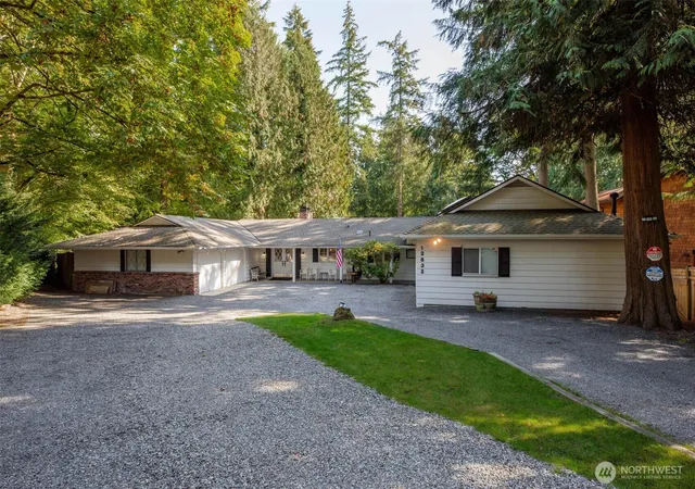 Photo 2 of Single family home for sale at 12832 Holiday Dr Ne, Kirkland, WA 98034 | MLS# NWM2585947 | Listing updated on 2026-09-25