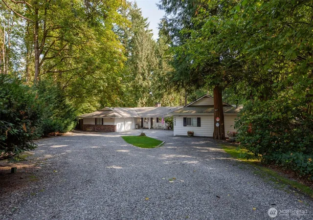 Photo 3 of Single family home for sale at 12832 Holiday Dr NE, Kirkland, WA 98034 | MLS# NWM2585947 | Listing updated on 2026-09-25