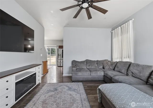 Photo 4 of Single family home for sale at 106 Carver Walk SE, Rainier, WA 98576 | MLS# NWM2585956 | Listing updated on 2026-10-15