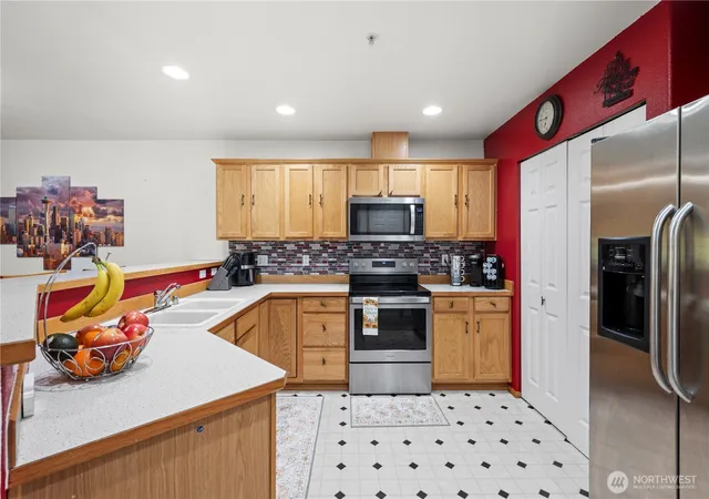 Photo 3 of Condo for sale at 2621 123rd Place SW #A, Everett, WA 98204 | MLS# NWM2585970 | Listing updated on 2026-09-24