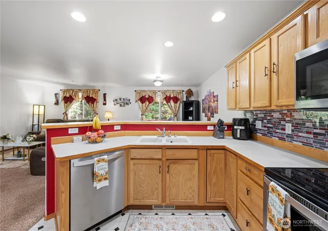 Photo 4 of Condo for sale at 2621 123rd Place SW #A, Everett, WA 98204 | MLS# NWM2585970 | Listing updated on 2026-09-24
