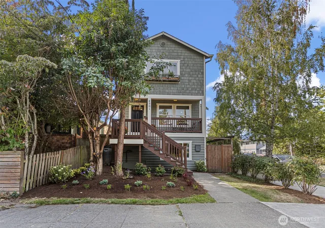 Photo 2 of Sale Pending at 4501 39th Avenue S, Seattle, WA 98118 | MLS# NWM2585975 | Listing updated on 2026-09-30
