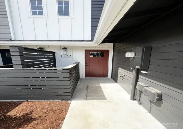 Photo 2 of Townhouse for sale at 1737 Sunup Loop, Bellingham, WA 98226 | MLS# NWM2585976 | Listing updated on 2026-10-07