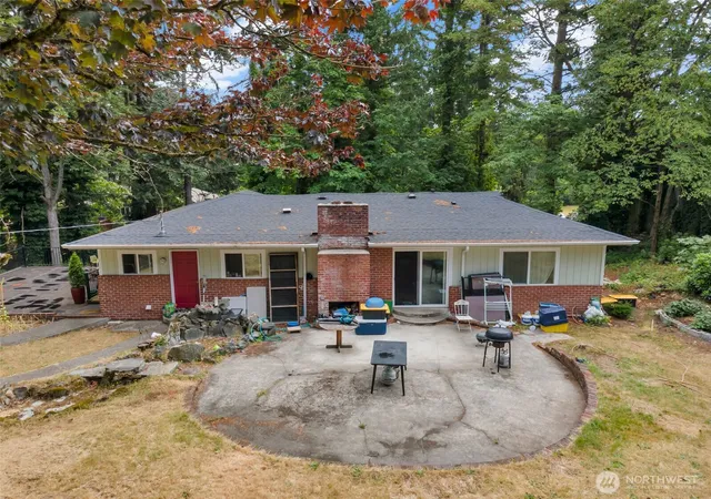 Photo 3 of Single family home for sale at 18929 Highway 99, Lynnwood, WA 98036 | MLS# NWM2585978 | Listing updated on 2026-09-23