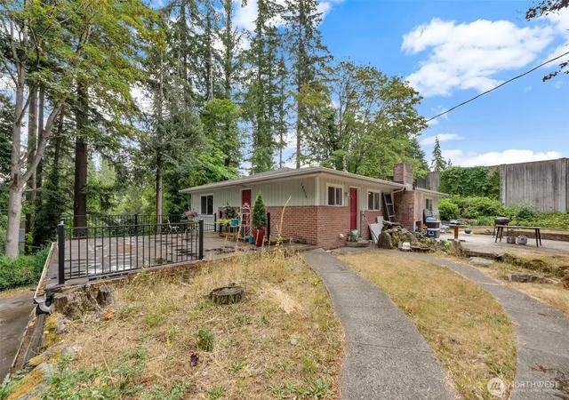 Photo 3 of Single family home for sale at 18929 Highway 99, Lynnwood, WA 98036 | MLS# NWM2585978 | Listing updated on 2026-09-23