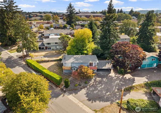 Photo 2 of Multi family home for sale at 2533 Fir Ave, Bremerton, WA 98310 | MLS# NWM2585996 | Listing updated on 2026-09-29