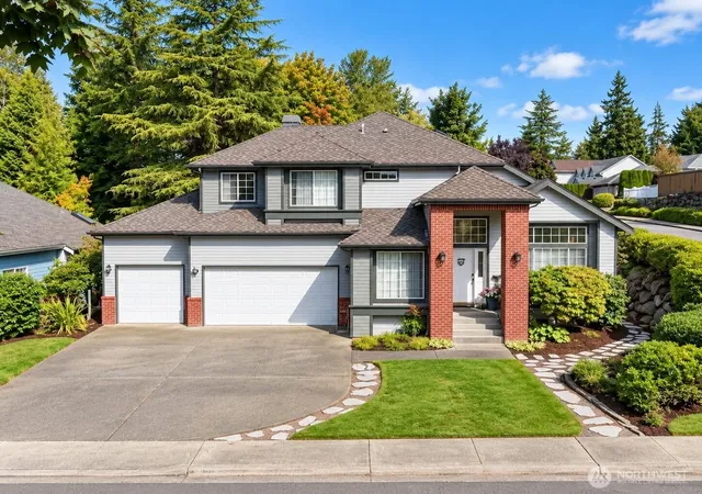Single family home for sale at 831 41st Place, Everett, WA 98201 | MLS# NWM2586002