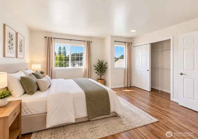 Photo 3 of Single family home for sale at 831 41st Place, Everett, WA 98201 | MLS# NWM2586002 | Listing updated on 2026-10-01