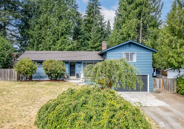 Photo 1 of Single family home for sale at 424 119th Avenue E, Edgewood, WA 98372 | MLS# NWM2586009 | Listing updated on 2026-09-24