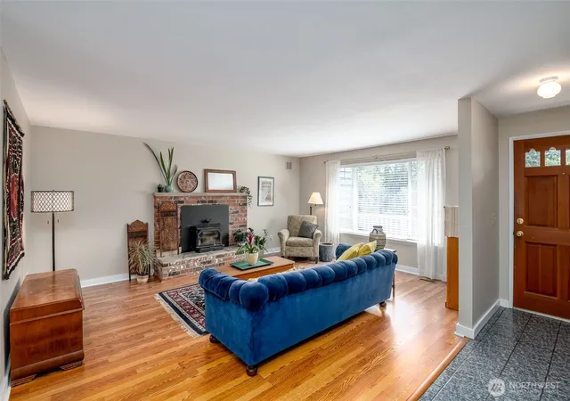 Photo 3 of Single family home for sale at 424 119th Avenue E, Edgewood, WA 98372 | MLS# NWM2586009 | Listing updated on 2026-09-24