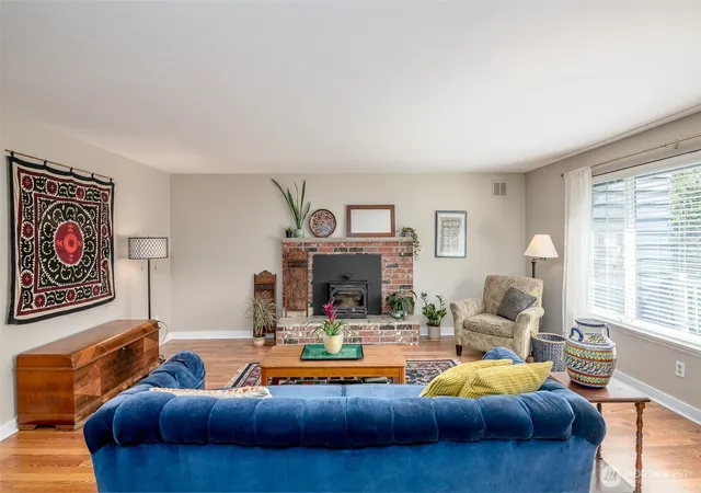 Photo 4 of Single family home for sale at 424 119th Avenue E, Edgewood, WA 98372 | MLS# NWM2586009 | Listing updated on 2026-09-24