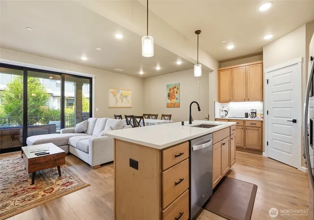 Photo 3 of Townhouse for sale at 6950 NE 131st Way, Vancouver, WA 98686 | MLS# NWM2586010 | Listing updated on 2026-09-29