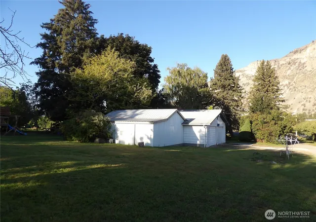 Photo 3 of Single family home for sale at 31688 A Hwy 97, Tonasket, WA 98855 | MLS# NWM2586013 | Listing updated on 2026-09-23