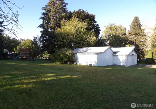 Photo 3 of Single family home for sale at 31688 A Hwy 97, Tonasket, WA 98855 | MLS# NWM2586013 | Listing updated on 2026-09-23
