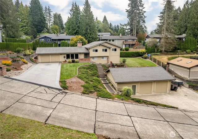 Photo 2 of Single family home for sale at 2454 Archwood Dr, Longview, WA 98632 | MLS# NWM2586014 | Listing updated on 2026-09-29
