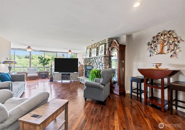 Condo for sale at 10903 Glen Acres Dr S #B, Seattle, WA 98168 | MLS# NWM2586021