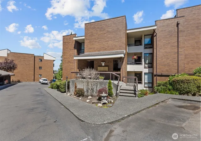 Photo 3 of Condo for sale at 10903 Glen Acres Dr S #B, Seattle, WA 98168 | MLS# NWM2586021 | Listing updated on 2026-09-26