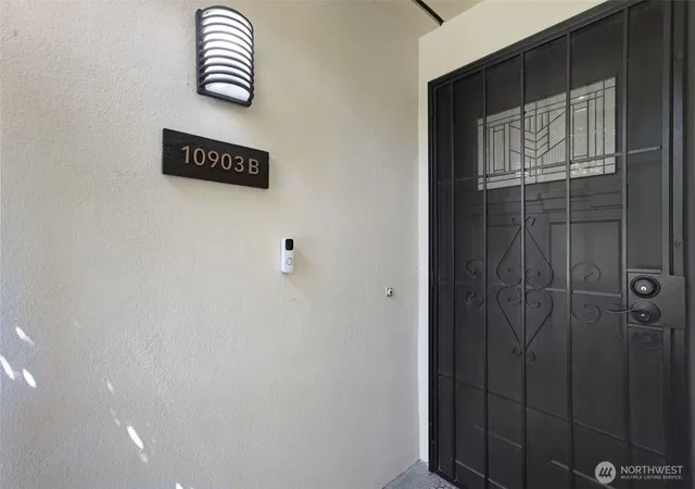 Photo 4 of Condo for sale at 10903 Glen Acres Dr S #B, Seattle, WA 98168 | MLS# NWM2586021 | Listing updated on 2026-09-26