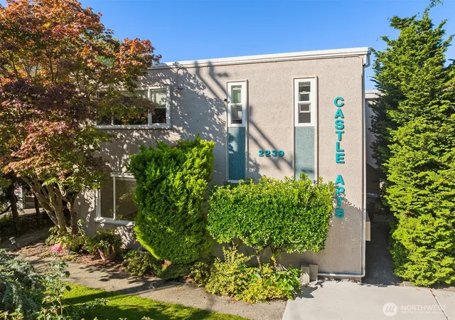 Photo 2 of Multi family home for sale at 2239 Yale Ave E, Seattle, WA 98102 | MLS# NWM2586025 | Listing updated on 2026-09-30