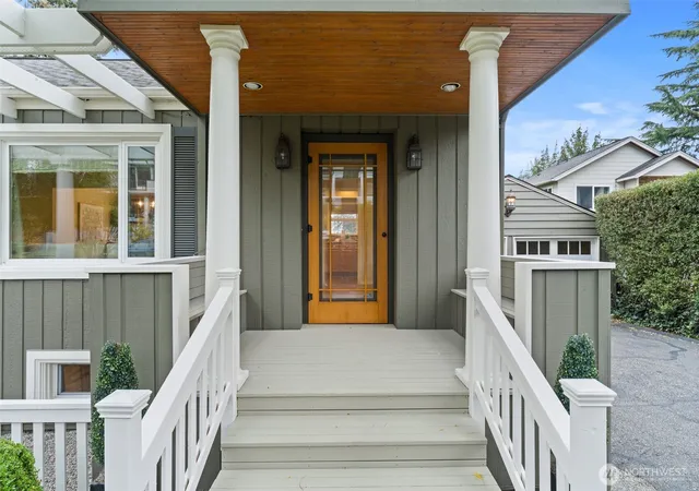 Photo 4 of Sale Pending at 213 8th Avenue, Kirkland, WA 98033 | MLS# NWM2586040 | Listing updated on 2026-10-01