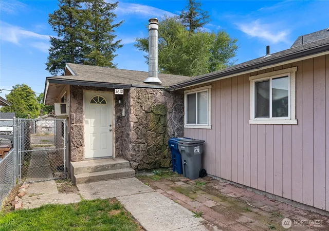 Photo 3 of Multi family home for sale at 2608 N Madelia St, Spokane, WA 99207 | MLS# NWM2586041 | Listing updated on 2026-09-22