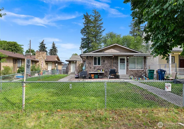 Photo 3 of House for sale at 2608 N Madelia St, Spokane, WA 99207 | MLS# NWM2586041 | Listing updated on 2026-09-22
