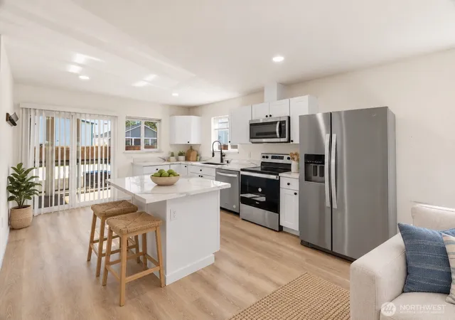 Photo 4 of Single family home for sale at 842 N Montesano St, Westport, WA 98595 | MLS# NWM2586042 | Listing updated on 2026-09-29